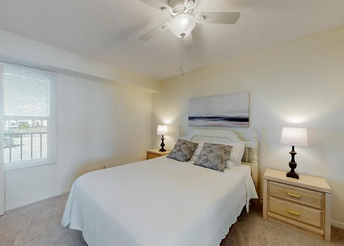 Island Shores Apartment