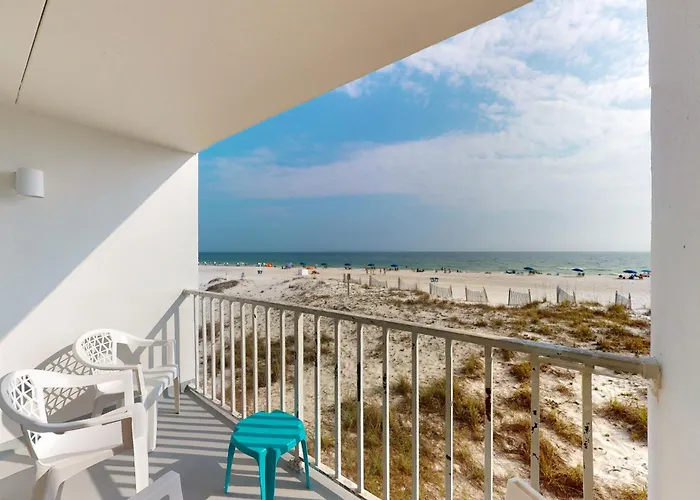 Island Shores Apartment *
