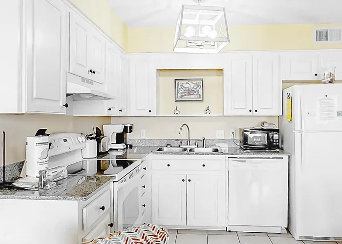 Island Shores Apartment
