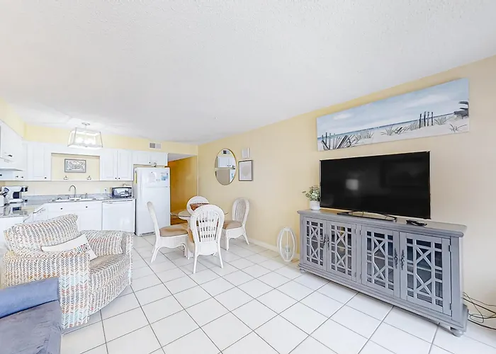 Island Shores Apartment *